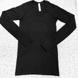Lululemon women’s swiftly tech long sleeves crew black